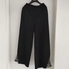 黒　ワイドパンツ　裾レース