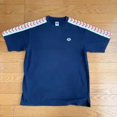 arena ネイビー Tシャツ　メンズ　M