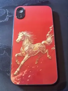 新品⭐︎iPhone XR用ケース 赤色 金色の走る馬のデザイン