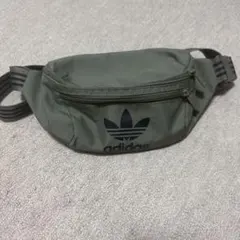 adidas ボディバッグ