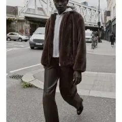 フェイクファーフード付きボンバージャケット