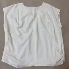 N.ホワイト Vネック ノースリーブ トップスM
