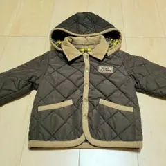 フード付きグレー中綿コート