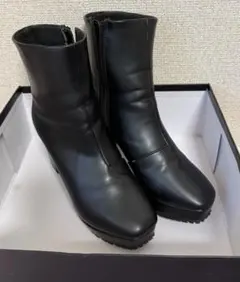 【最終値下げ】ブラック ジッパー付き ショートブーツ ミドルブーツ レザー 厚底