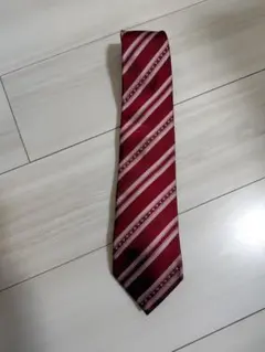 バーガンディ ストライプ ネクタイ