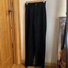 ブラック タック入り スラックス