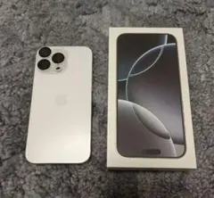 ゆ*様 【美品】iPhone16ProMax ホワイト本体容量100％（保護フィ