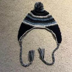 ストライプデザイン ポンポン付き帽子