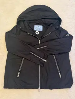 新品未使用品☆PRADAナイロンジャケット　Re-Nylon ブラック