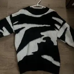 ゼブラ柄 ニットセーター 長袖 ブラック・ホワイト