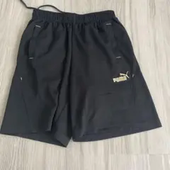 PUMA ブラック ハーフパンツ