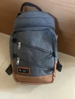 w*lt ボディバッグ ワンショルダー グレー