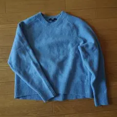 ユニクロ 水色ニット