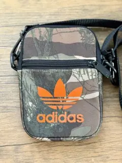 adidas CAMO FEST BAG オリジナルス ミニショルダーバッグ