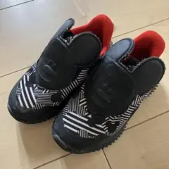 ミッキーマウス キッズシューズ 黒・白・赤　adidas 15.0