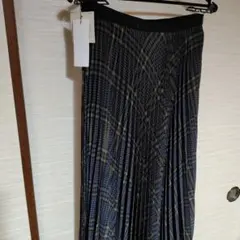 新品　未使用　ユニクロ Ｃ　プリーツスカート　チャコールグレー　カラシ色チェック