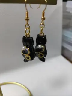 天然石入り】魔女猫なのに魔除する猫ちゃんピアス☆クモの巣に 