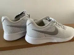 NIKE タンジュンフライイース⭐︎ DV7786 新品未使用！のサムネイル