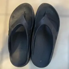 OOFOS トングサンダル ブラックのサムネイル