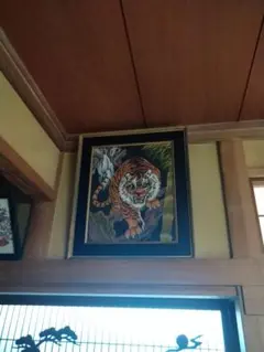 猛虎図　虎　掛け軸　中国掛軸 時代 虎 / 猫虎 肉筆 在銘 水墨　中国　骨董品 猛虎図 虎 掛け軸 中国掛軸 時代 虎 / 猫虎 肉筆 在銘 水墨 中国 骨董