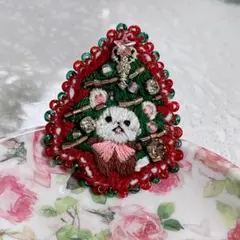 ハンドメイド　クリスマスツリー　刺繍ブローチ