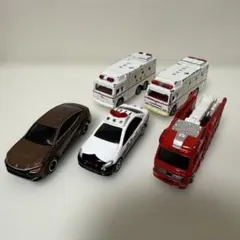 トミカ救急車•警察車両系　ミニカーまとめ売り54台セット トミカ救急車•警察車両系 ミニカーまとめ売り54台セット 参考価格