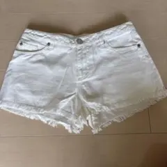 ホワイトフリンジショートパンツ