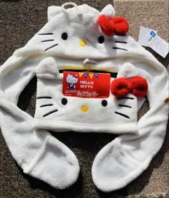 新品 サンリオ ハローキティ ネックウォーマーとフード付きマフラー 80〜100