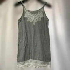 グレー レース キャミソール　夏　ノースリーブ 灰色　スパンコール 刺繍 フリル