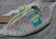 ★新品！★NIKE★ウエストバッグ・ファニーパック★ベアリーボルト系マルチカラー