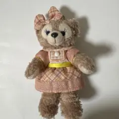 ダッフィー&フレンズ　ワンダフルフレンドシップ シェリーメイ　ぬいぐるみバッジ