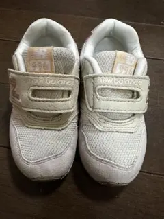 new balance キッズシューズ