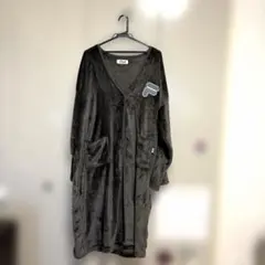 今日だけ価格。フィラのチャコールグレーの暖かい着る毛布