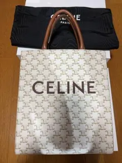 限定価格　セリーヌ　CELINE スモールバーティカルカバ　ホワイト　A4サイズ 限定価格 セリーヌ CELINE スモールバーティカルカバ ホワイト A4