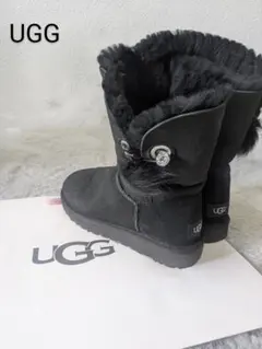 【美品】UGG ブラックスエードブーツ 季節外れセール8のサムネイル