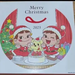不二家の2023年クリスマス限定デザインのプレートペコちゃんとポコちゃん