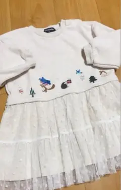 klädkåp 刺繍入り長袖カットソー 90