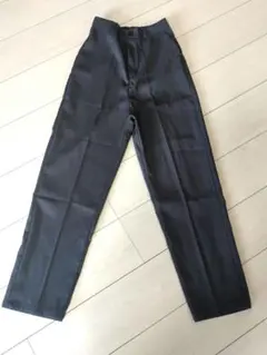 ダークグレー スラックス