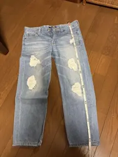 ダメージ加工 ライトブルー デニムジーンズ