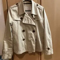 ベージュ トレンチコート