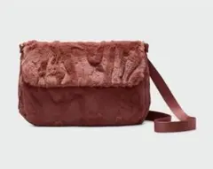 NIKE ナイキフェイクファーバッグ　ショルダー