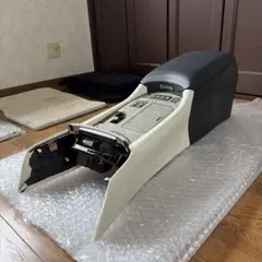 希少！美品！ レクサスLS 本革グローブボックス 中期 Lselect - メルカリ