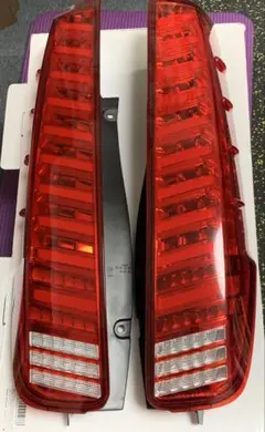 ダズフェローズ限定色 テールランプ ノア ヴォクシー エスクァイア 80ノア&ヴォクシー、エスクァイア用LEDテールランプ（ダズ