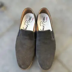 スエードローファー