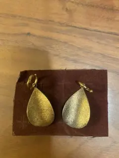 ete イヤリング　ドロップ型