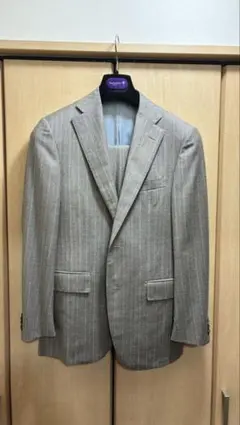 CORNELIANI ストライプスーツ ベージュジャケットとパンツ