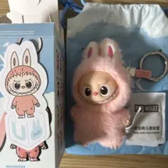 本日〜明日中に発送できます！　labubu イニシャル　R ラブブ ラブブ新発売【2025年8月29日】THE MONSTERS「PIN FOR LOVE