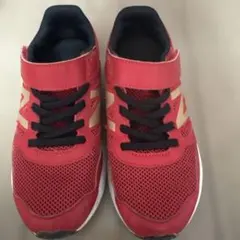 New Balance レッド スニーカー　21㌢