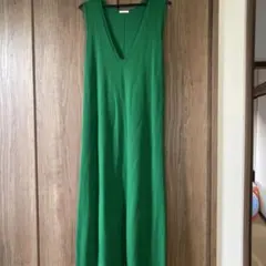 【再出品　値下げ　美品】GUグリーン ニットワンピース Mサイズ
