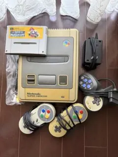 Nintendo スーパーファミコン 本体 コントローラー3個 ゲームソフト付き